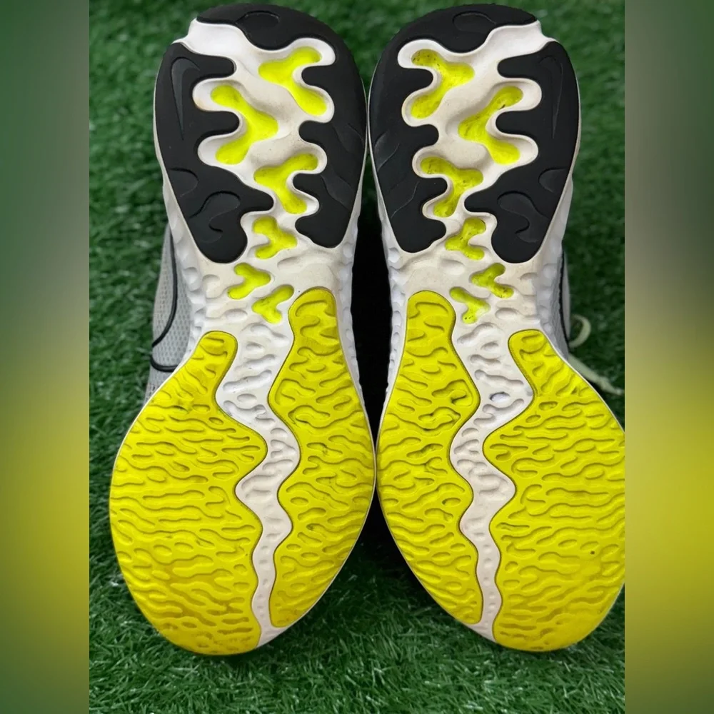 Men’s Nike Renew Run Grey Fog‎ Volt Size 12